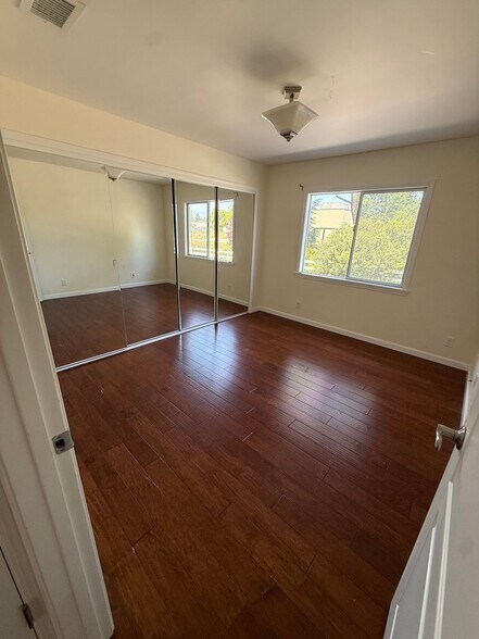 Building Photo - 2063 Village Ln
