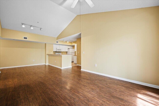 Building Photo - 272 Village Blvd
