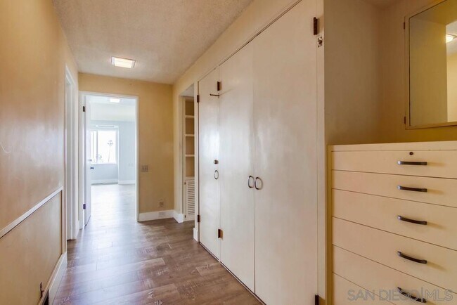 Building Photo - 631 San Gorgonio St
