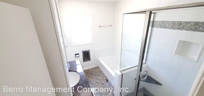 Building Photo - 2 br, 1 bath House - 215 QUINCY AVE. #7