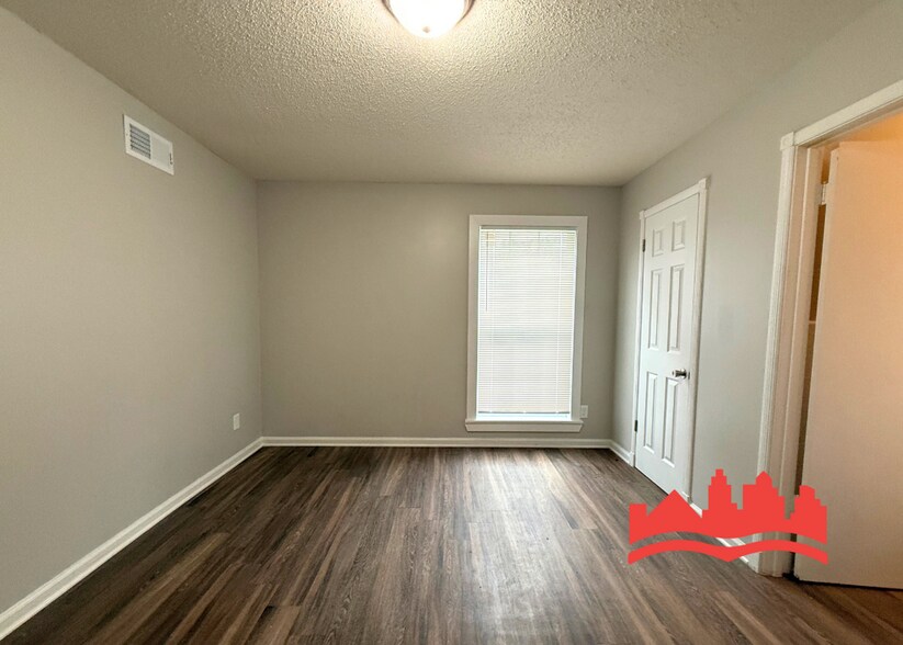 Building Photo - Welcome to 5313 Long Acres Ave!