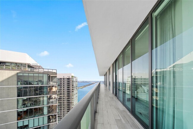 Building Photo - 480 NE 31st St