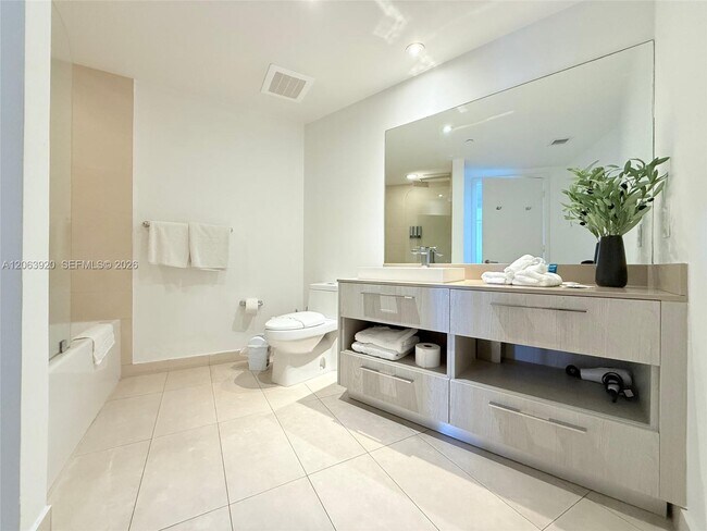 Building Photo - 4111 S Ocean Dr