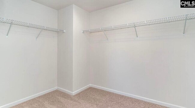 Building Photo - 2075 Grovefield Dr