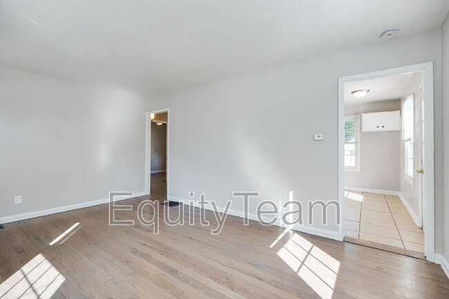 Building Photo - 3918 Odin Ave