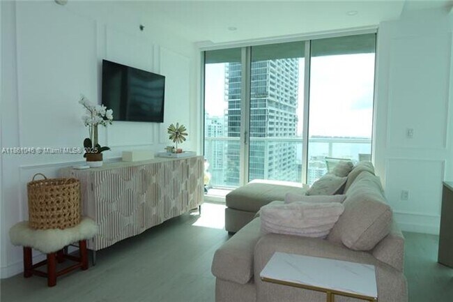 Building Photo - 500 Brickell Ave