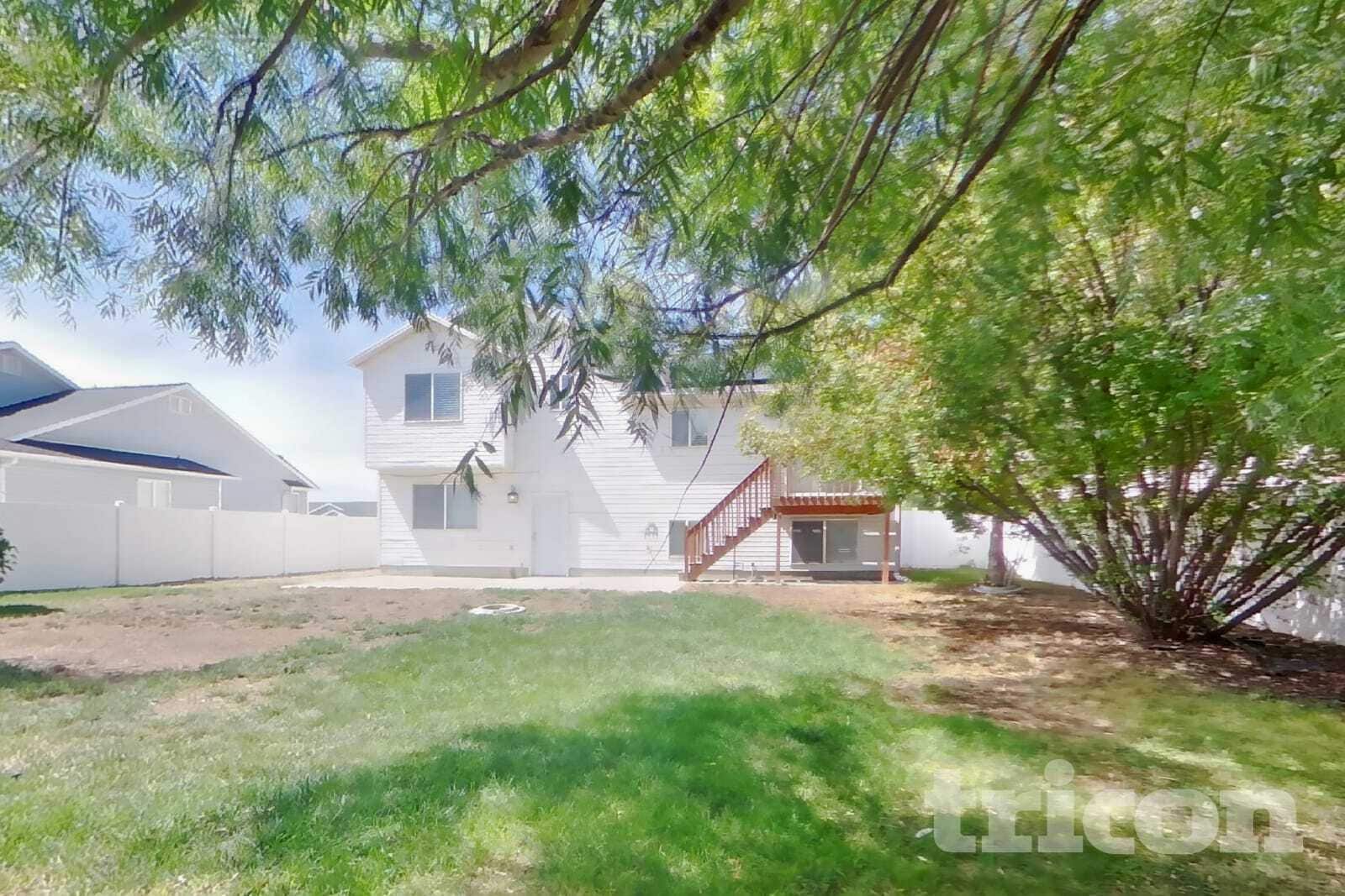 Building Photo - 5206 Midland Dr