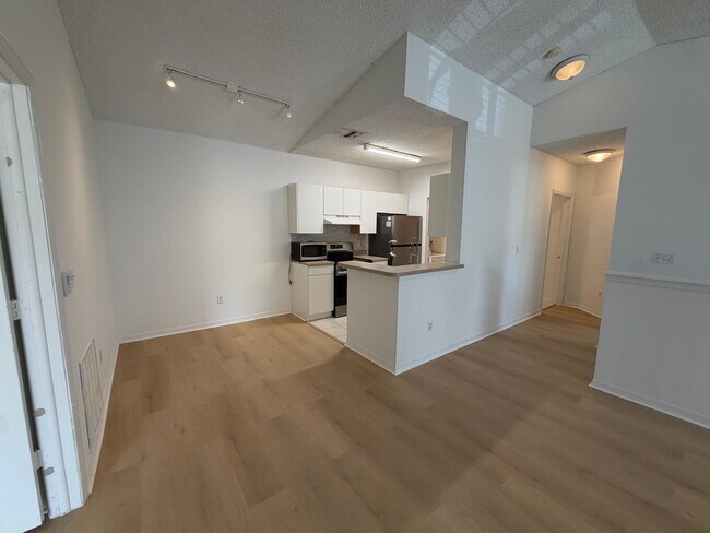 Building Photo - 10336 Fox Trail Rd S