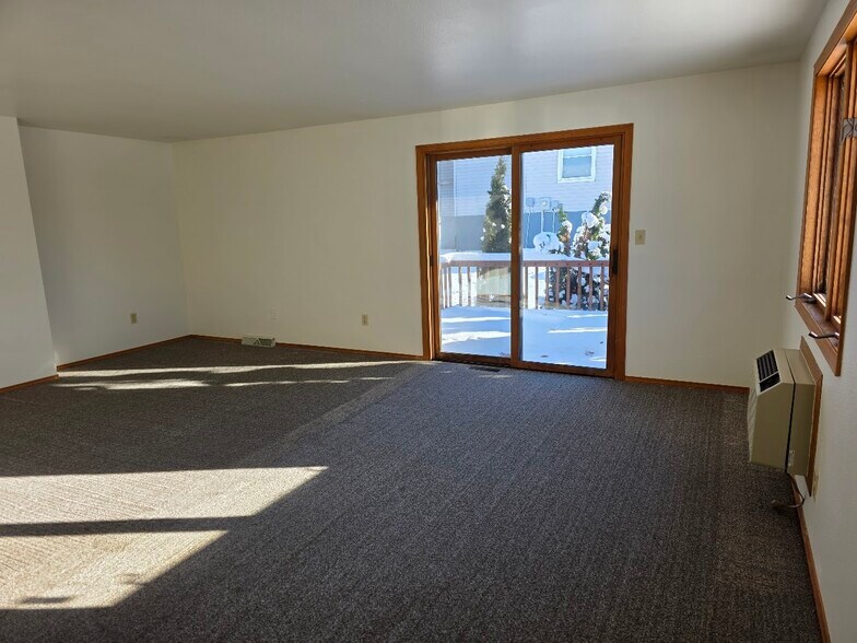 Building Photo - 722 Goldfinch Ln