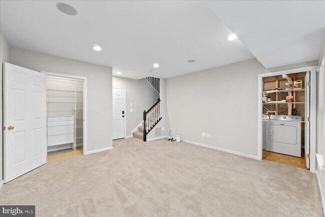 Building Photo - 8436 Kirby Lionsdale Dr