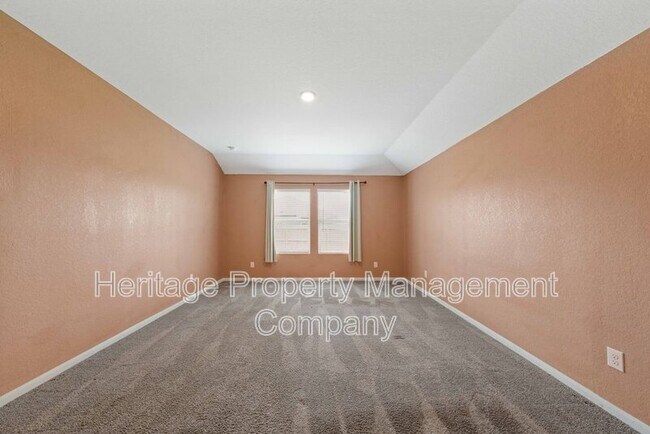 Building Photo - 2700 Coral Vly