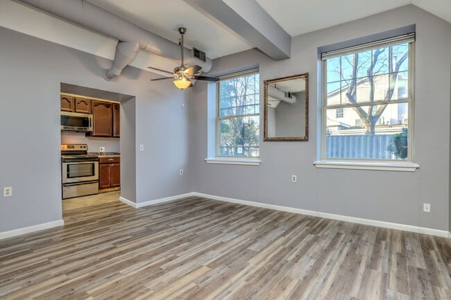 Building Photo - 146 High St