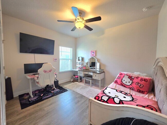 Building Photo - 8055 Silver Maple Dr