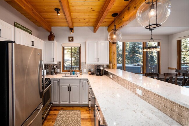 Building Photo - 7 Gambler Dr