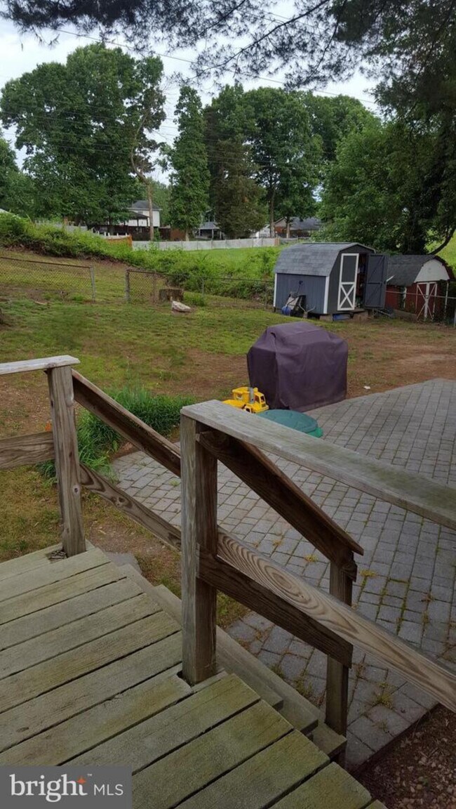 Building Photo - 14607 Anderson St