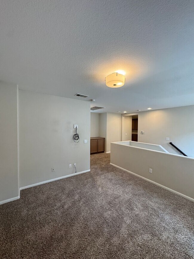 Building Photo - Spacious 3-Bed Lakeview Home with Loft & Community Amenities