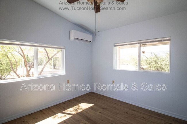 Building Photo - 11640 E Miles St