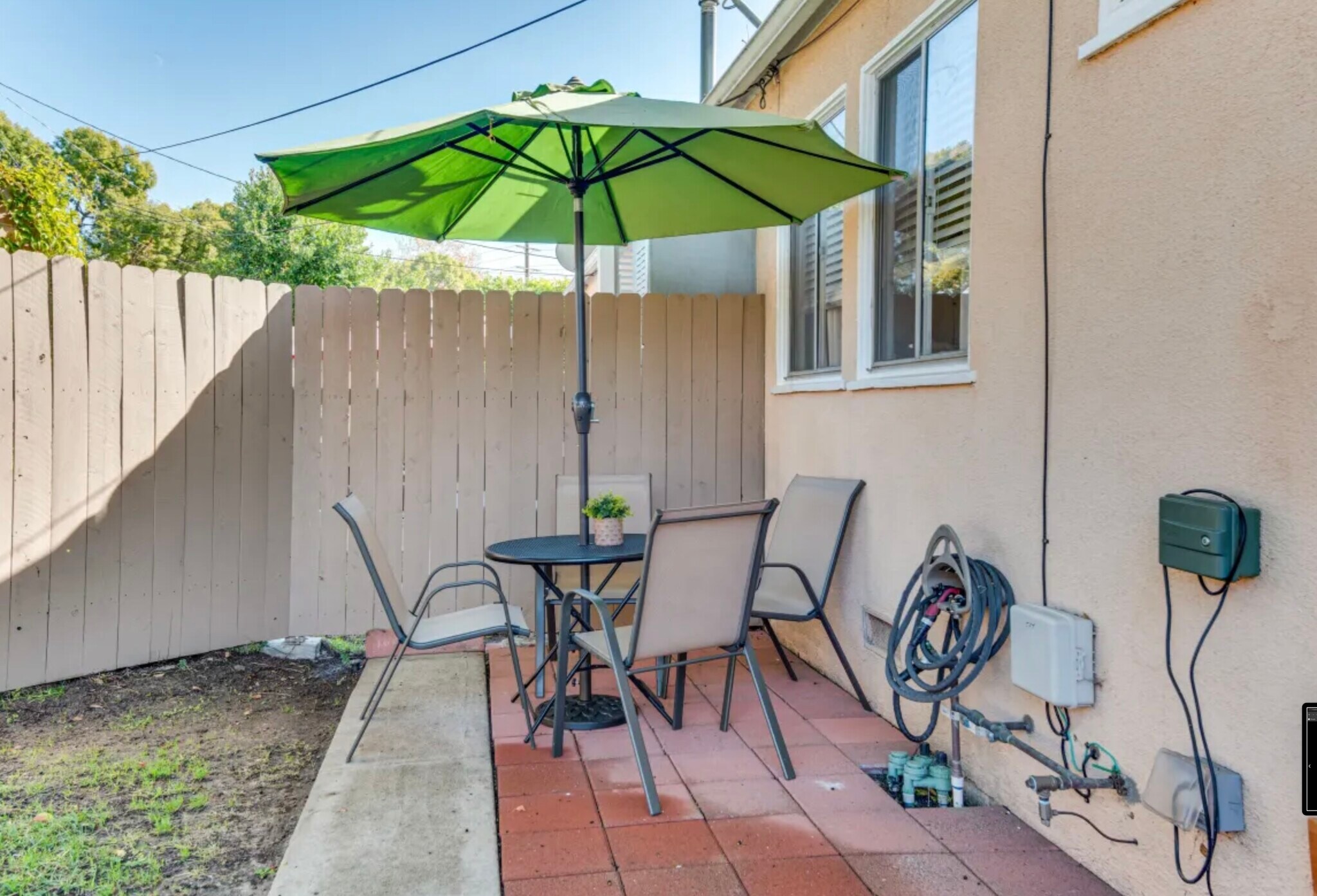 Building Photo - 504 N Rosemary Ln