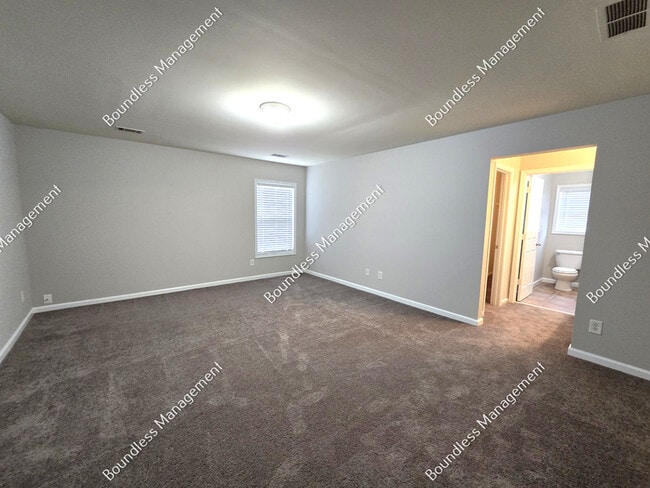 Building Photo - 2159 Somerset Pl SE
