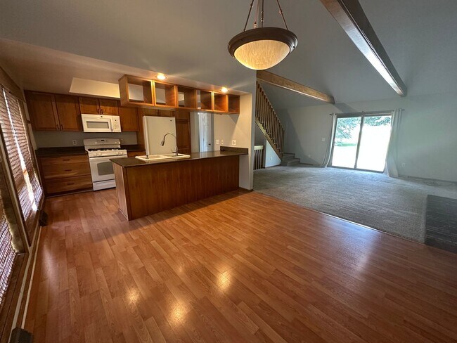 Building Photo - Four Bedroom Single Family Home in Forest Hills Schools!