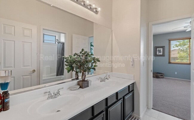 Building Photo - 3331 W Hemingway Ln