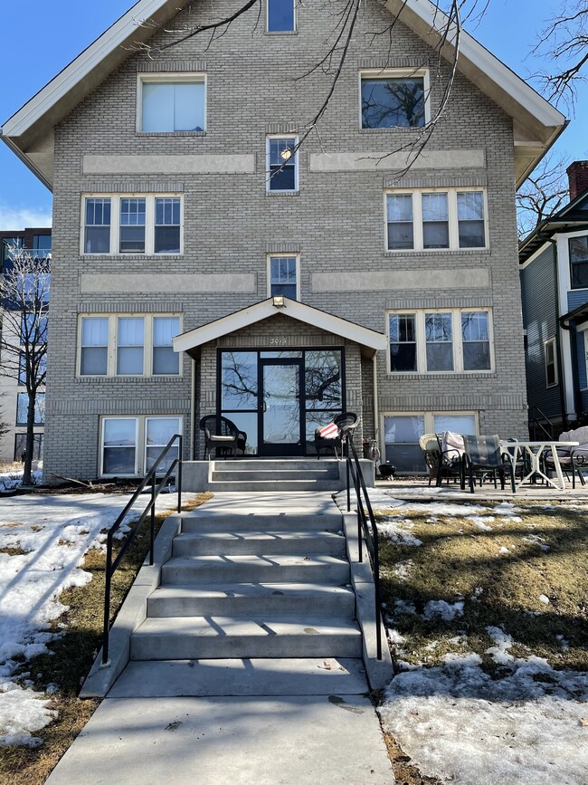 3015 E Bde Maka Ska Pky 3015 E Bde Maka Ska Pky Minneapolis MN 55408