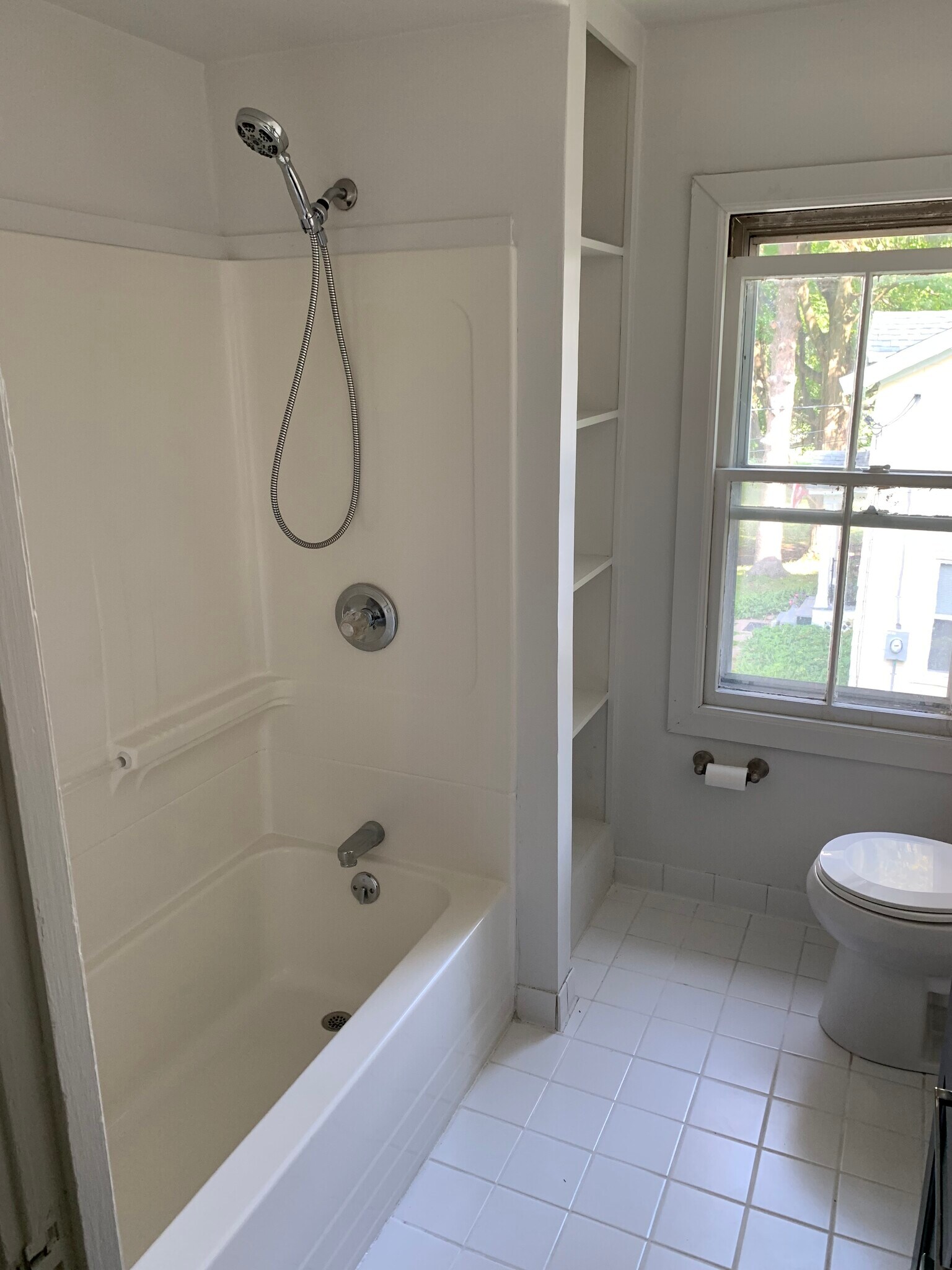 Building Photo - 62 E Church St