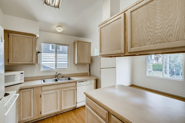 Building Photo - 5205 11th Ave NE