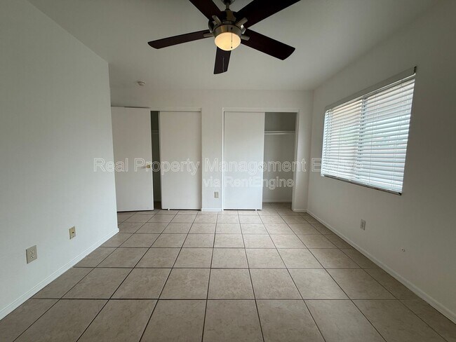 Building Photo - 11915 W Rosewood Dr