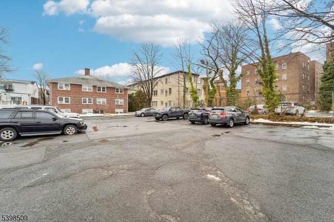 Building Photo - 357 Franklin St