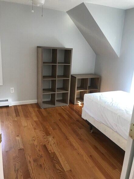 Primary Photo - 105 Broadway