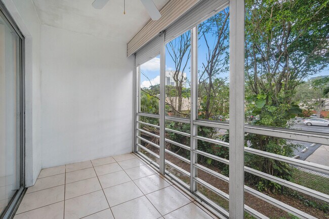 Building Photo - 1638 Embassy Dr