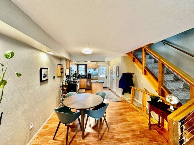 Building Photo - Wonderful 3-Bed Townhome Near Waneka Lake!