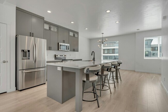 Building Photo - 501 S 1080 W