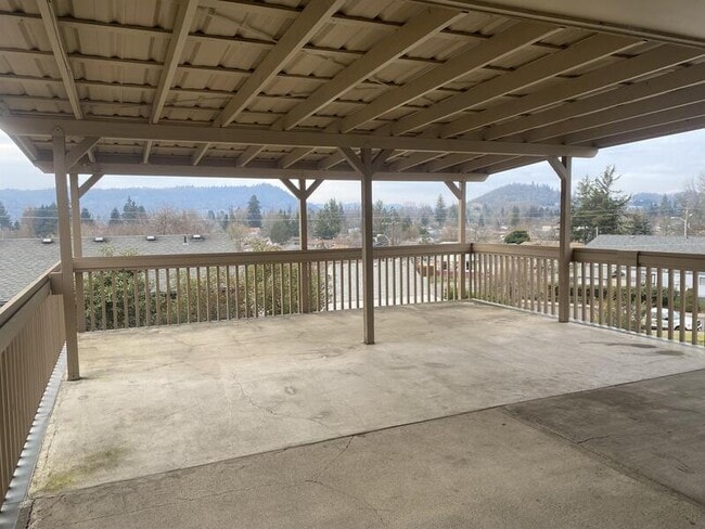 Building Photo - 2963 W Lorraine Ave