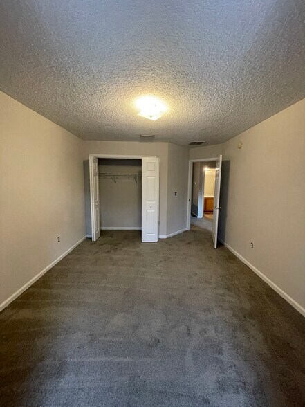 Building Photo - 5260 Collins Rd