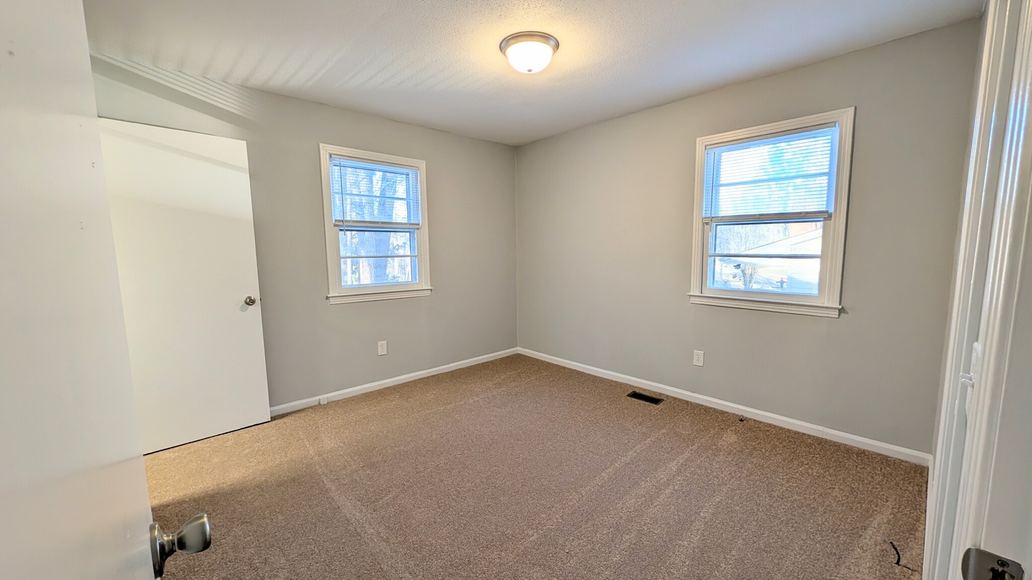 Master Bedroom - 904 Clearwater Dr