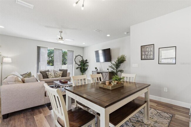 Building Photo - 3902 W Everett Ave