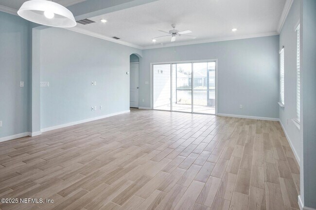 Building Photo - 351 St James Way