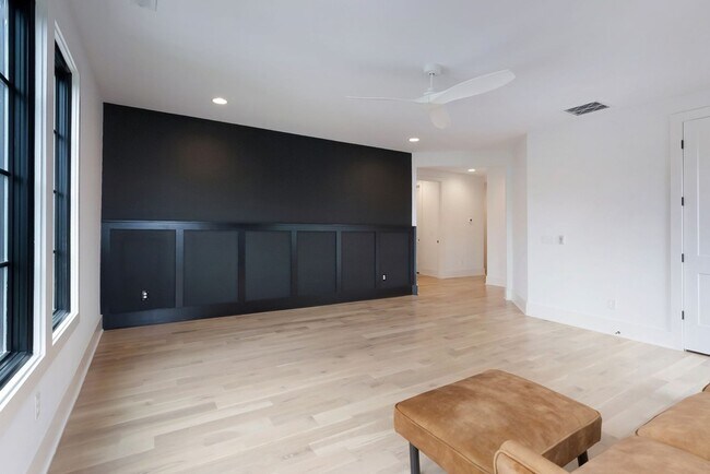 Building Photo - 3733 Estes Rd