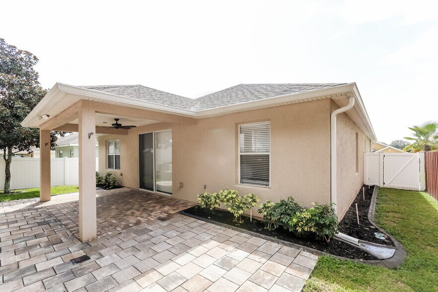 Building Photo - 25137 Chipshot Ct