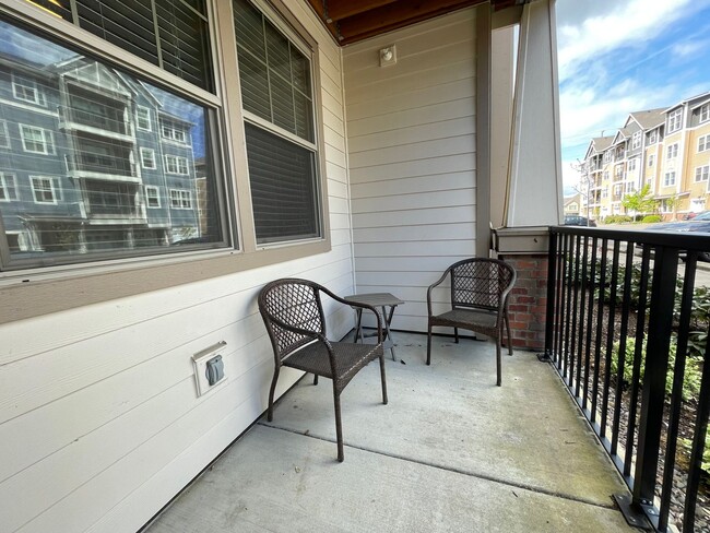 Building Photo - Bright 2Bd 2Ba Beaverton Condo!! By Nike, ...