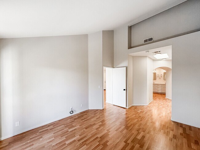 Building Photo - Stunning 2BD/2BA Condo in Scripps Ranch with Lake Miramar Views, In-Unit Laundry & Trail Access