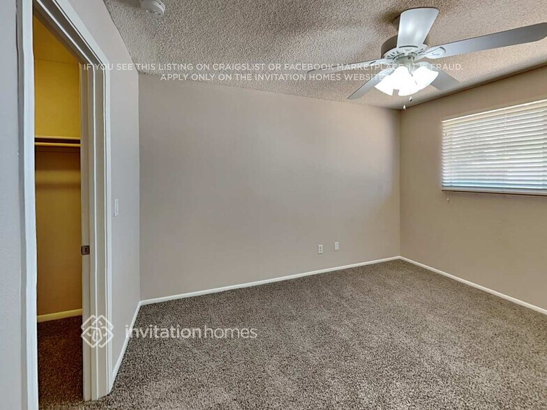 Building Photo - 4322 E Villa Maria Dr