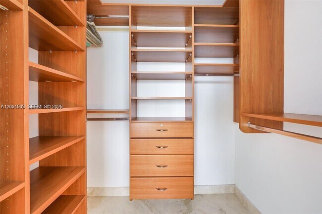 Building Photo - 540 West Ave