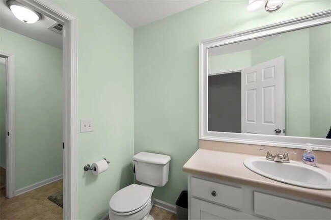 Building Photo - 8805 Penbrooke Ct