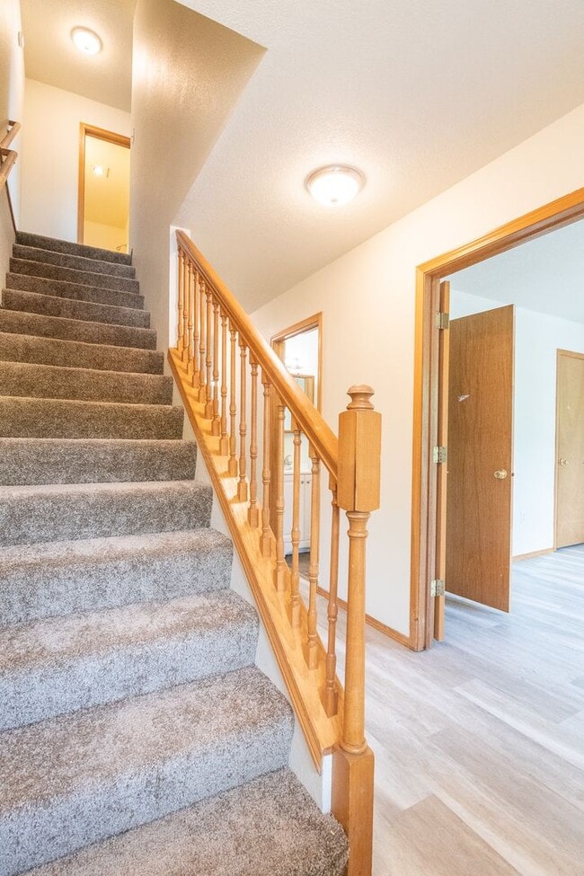 Building Photo - 508 NE Graham St