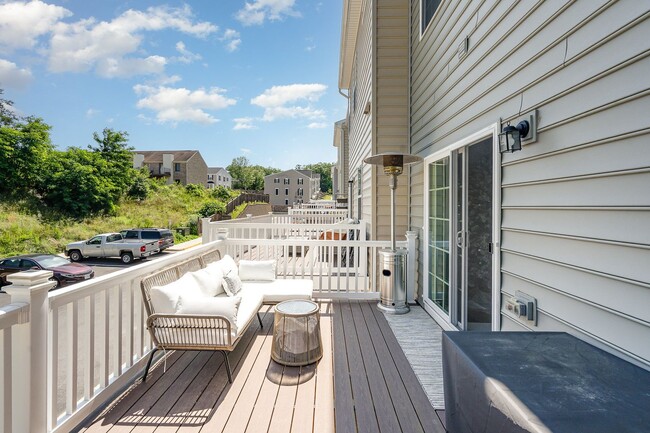 Building Photo - Premier End-Unit Townhome in Valley Run: A...