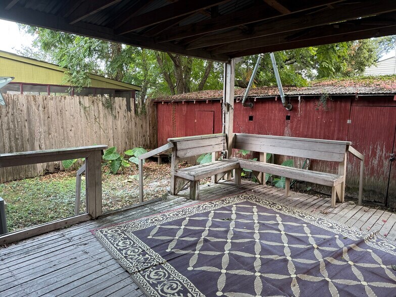 Building Photo - 442 S Rendon St