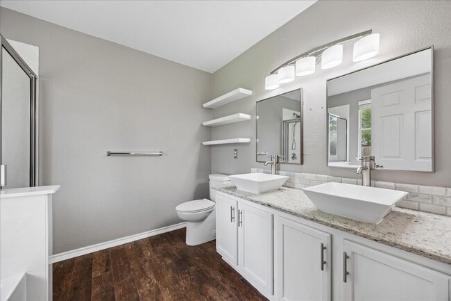 Building Photo - 9025 Sun Shower Bend